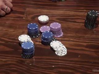 Трансы трахают мужиков и кончают